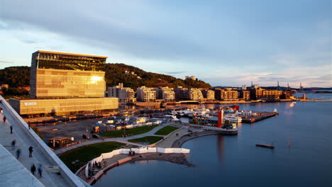 Zeitraffer-Skyline-Promenade-Des-Osloer-Museums